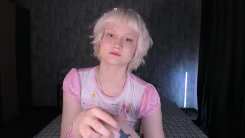Snapshot of mariamilkis chatting on 09/26/25, 12:25 Maria online show from 09/26/25, 12:25