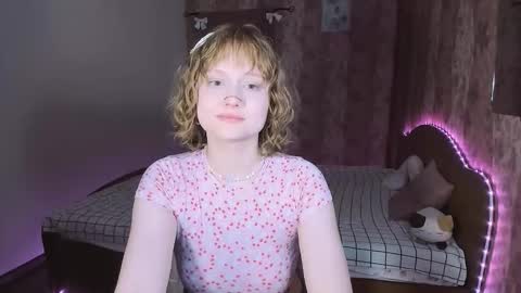 Snapshot of mariamilkis chatting on 03/08/26, 02:15 Maria online show from 03/08/26, 02:15