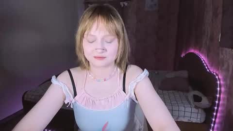 Snapshot of mariamilkis chatting on 03/12/26, 03:23 Maria online show from 03/12/26, 03:23