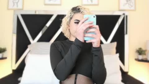 Marian online show from 10/05/25, 02:32