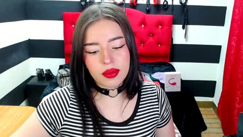 Snapshot of marian_ran_ chatting on 01/16/25, 05:32 Marian online show from 01/16/25, 05:32