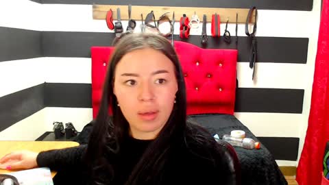 Snapshot of marian_ran_ chatting on 01/17/25, 04:39 Marian online show from 01/17/25, 04:39