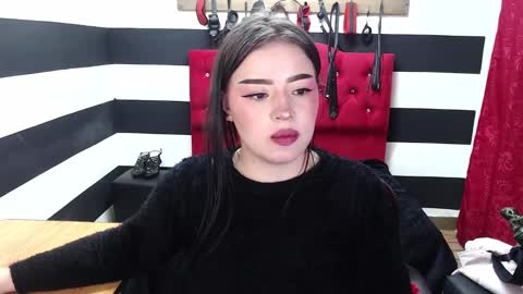 Snapshot of marian_ran_ chatting on 02/11/25, 04:55 Marian online show from 02/11/25, 04:55