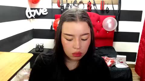 Snapshot of marian_ran_ chatting on 02/14/25, 03:54 Marian online show from 02/14/25, 03:54