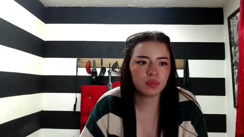 Snapshot of marian_ran_ chatting on 02/18/25, 10:05 Marian online show from 02/18/25, 10:05