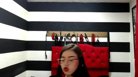 Snapshot of marian_ran_ chatting on 02/26/25, 06:15 Marian online show from 02/26/25, 06:15