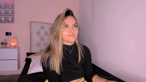 Mariana Roe online show from 02/19/25, 06:00