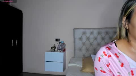 Mariana Roe online show from 12/02/25, 01:00