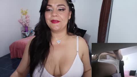 Snapshot of mariana_beltrann chatting on 09/30/25, 05:12 Mariana online show from 09/30/25, 05:12