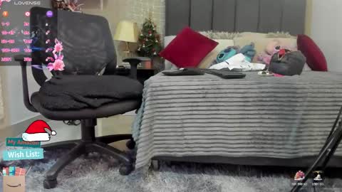 Snapshot of mariana_c chatting on 12/22/25, 01:19 Mar y online show from 12/22/25, 01:19