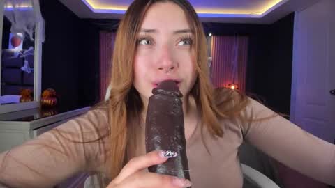 Snapshot of mariana_castro9 chatting on 10/21/25, 03:18 Mariana Castro online show from 10/21/25, 03:18