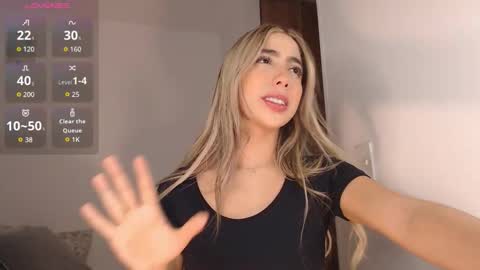 Snapshot of mariana_es chatting on 12/13/25, 10:04 Mariana online show from 12/13/25, 10:04