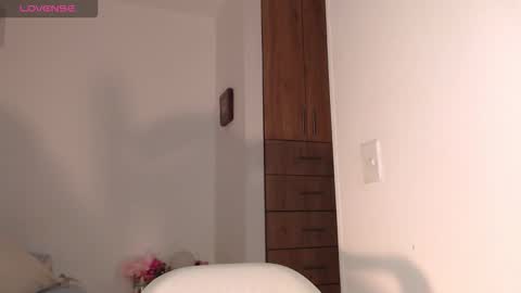 Snapshot of mariana_es chatting on 01/05/26, 10:57 Mariana online show from 01/05/26, 10:57