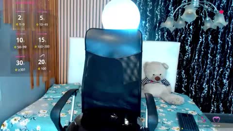 Snapshot of mariana_galviz chatting on 04/25/26, 11:46 Mariana online show from 04/25/26, 11:46