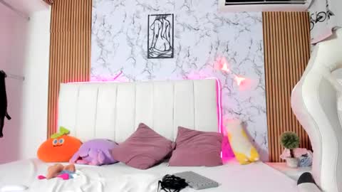 mariana_lan online show from 06/19/26, 04:17