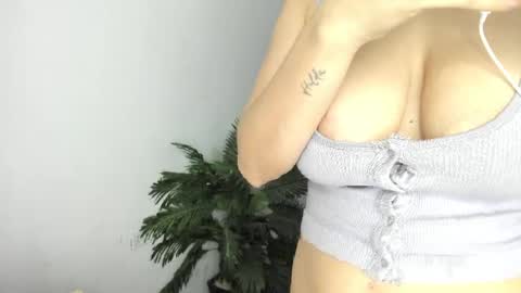 Snapshot of mariana_laurent1 chatting on 04/30/26, 03:35 Mariana online show from 04/30/26, 03:35