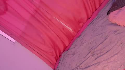 Mariana online show from 11/18/25, 11:47