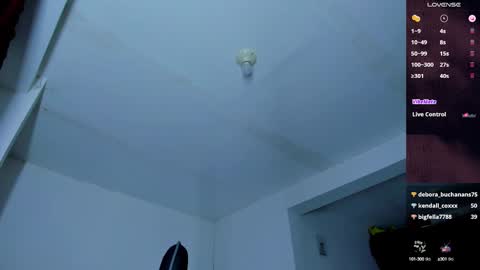 Snapshot of mariana_smittt chatting on 01/12/25, 07:43   Independent Model online show from 01/12/25, 07:43