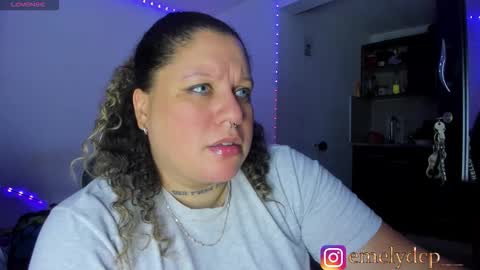 Snapshot of mariana_smittt chatting on 10/25/25, 05:37   Independent Model online show from 10/25/25, 05:37