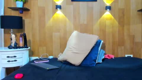 Mariana Angel online show from 01/25/25, 03:09