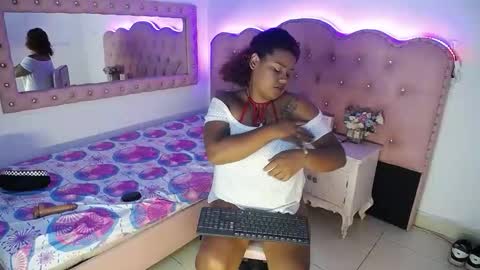 Snapshot of marianabrownn chatting on 02/18/26, 08:49 Mariana online show from 02/18/26, 08:49