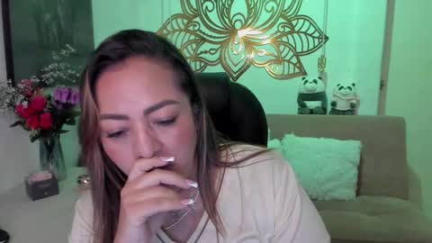 Snapshot of marianalopez81 chatting on 02/11/25, 03:08 Mariana Lopez online show from 02/11/25, 03:08