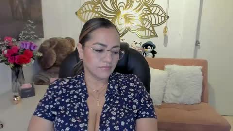 Snapshot of marianalopez81 chatting on 02/18/25, 03:31 Mariana Lopez online show from 02/18/25, 03:31