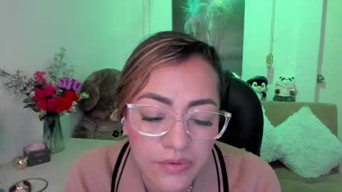 Snapshot of marianalopez81 chatting on 02/26/25, 04:25 Mariana Lopez online show from 02/26/25, 04:25