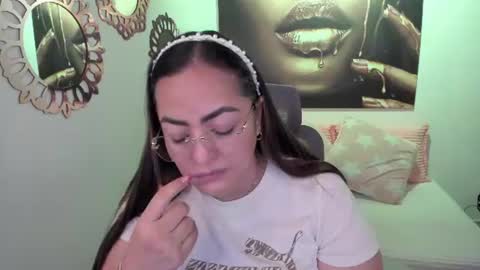Mariana Lopez online show from 06/18/26, 10:36