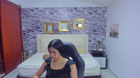 Snapshot of marianaxxx__ chatting on 12/03/24, 07:11 Mariana online show from 12/03/24, 07:11