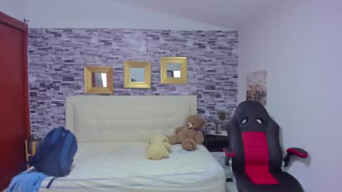 Snapshot of marianaxxx__ chatting on 12/04/24, 08:40 Mariana online show from 12/04/24, 08:40