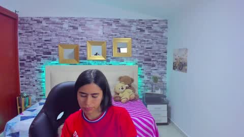 Snapshot of marianaxxx__ chatting on 12/07/24, 09:11 Mariana online show from 12/07/24, 09:11