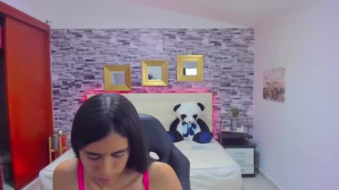 Snapshot of marianaxxx__ chatting on 12/20/24, 08:12 Mariana online show from 12/20/24, 08:12