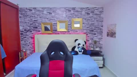 Snapshot of marianaxxx__ chatting on 12/21/24, 10:08 Mariana online show from 12/21/24, 10:08