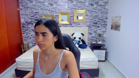 Snapshot of marianaxxx__ chatting on 01/13/25, 07:10 Mariana online show from 01/13/25, 07:10