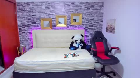 Snapshot of marianaxxx__ chatting on 01/18/25, 01:19 Mariana online show from 01/18/25, 01:19