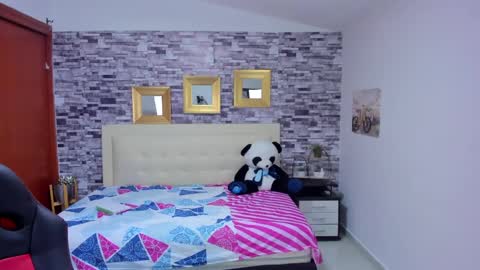 Snapshot of marianaxxx__ chatting on 01/18/25, 11:44 Mariana online show from 01/18/25, 11:44