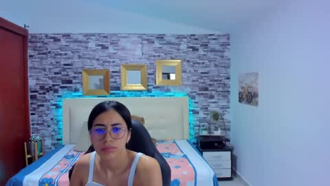 Snapshot of marianaxxx__ chatting on 01/24/25, 12:20 Mariana online show from 01/24/25, 12:20