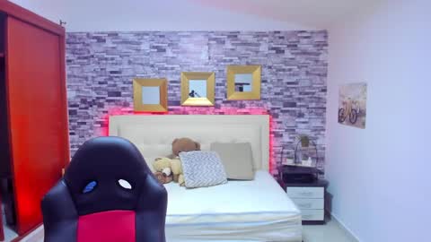 Snapshot of marianaxxx__ chatting on 02/04/25, 12:08 Mariana online show from 02/04/25, 12:08