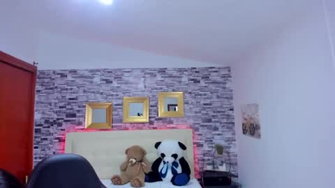 Snapshot of marianaxxx__ chatting on 02/25/25, 10:50 Mariana online show from 02/25/25, 10:50