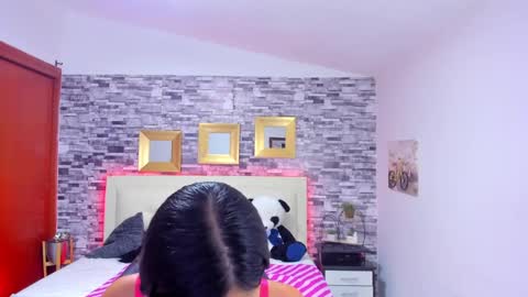 Snapshot of marianaxxx__ chatting on 03/04/25, 11:00 Mariana online show from 03/04/25, 11:00