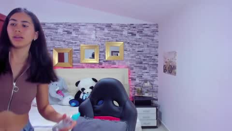 Snapshot of marianaxxx__ chatting on 03/10/25, 08:56 Mariana online show from 03/10/25, 08:56