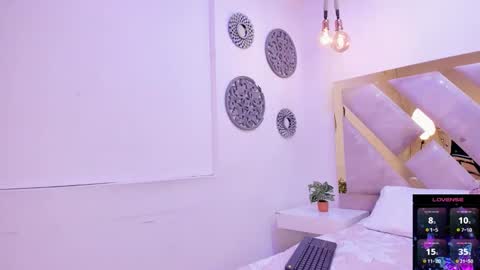 Marianee Rousse  online show from 09/28/25, 10:04