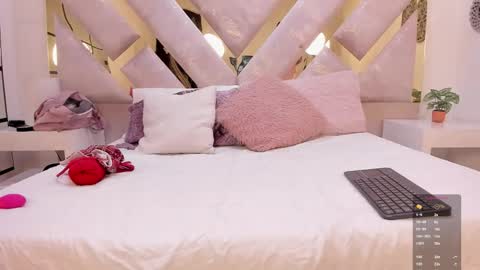 Marianee Rousse  online show from 10/30/25, 10:32