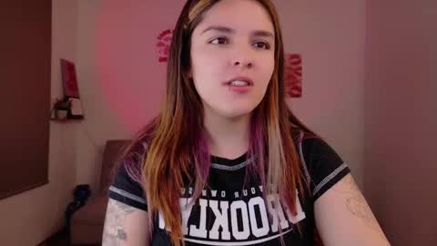 mariangeel_ online show from 10/27/25, 11:09