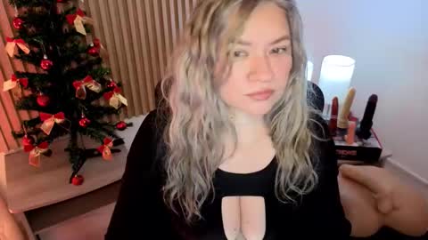 Marian Love  online show from 11/29/25, 10:51