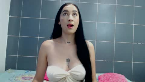 Snapshot of marianngell chatting on 10/23/25, 07:34 Mariangel online show from 10/23/25, 07:34