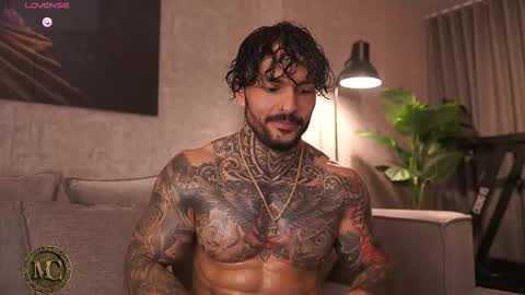 Snapshot of mariano_costa chatting on 02/17/26, 01:46 Mariano Costa online show from 02/17/26, 01:46