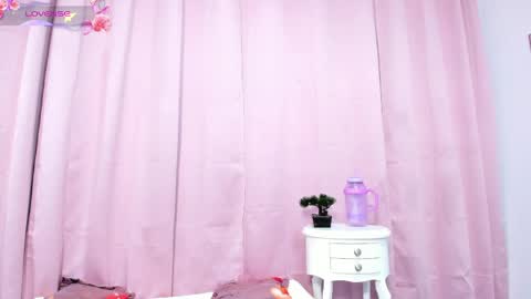 Snapshot of marianrosse chatting on 05/08/26, 12:49 marianrosse online show from 05/08/26, 12:49