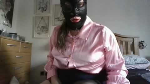 Snapshot of mariasatin chatting on 12/21/25, 10:11 Mariasatin online show from 12/21/25, 10:11